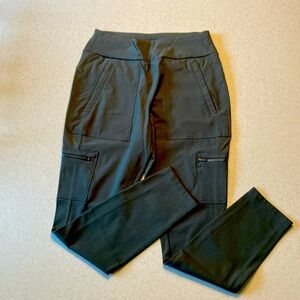 Athleta Headlands Hybrid Cargo Pants Women Size 8